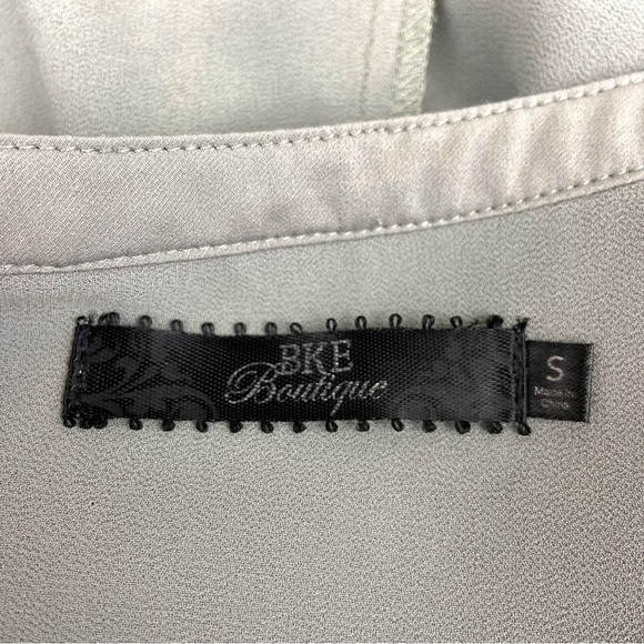 BKE Gray Sheer Silky Henley Tunic Sz S Embellished Gem Buttons Crochet Insets - Picture 13 of 13